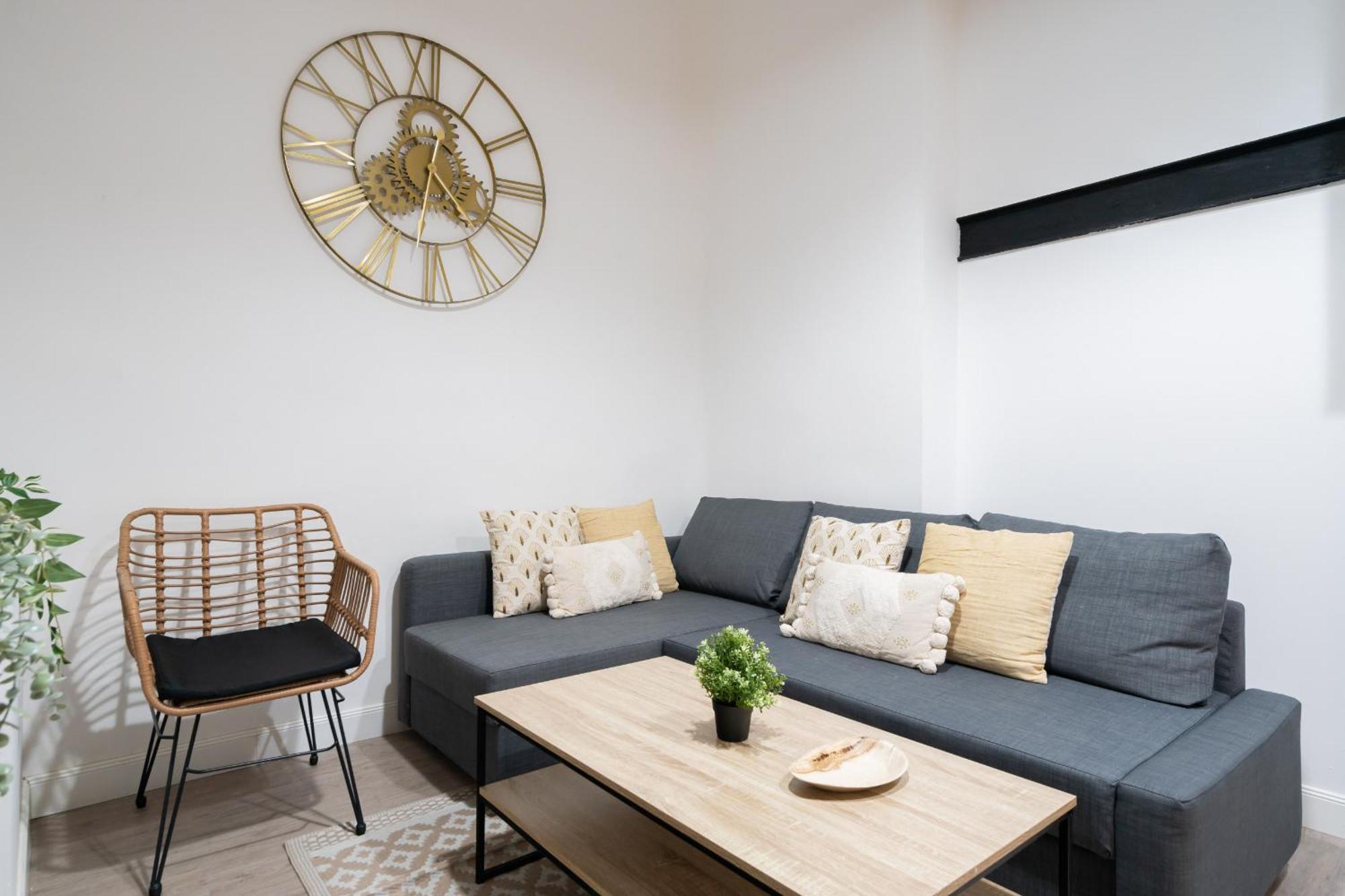 Appartamento Lofts Reformados En El Bernabeu Alquiler Temporal Madrid Esterno foto